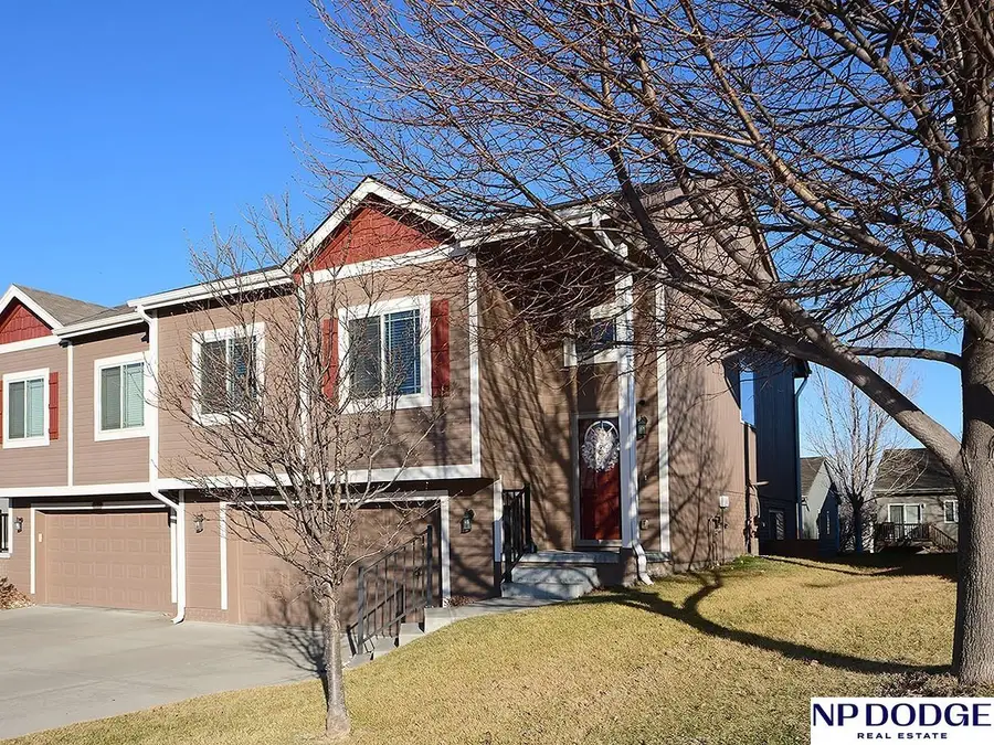 16304 Browne Street, Omaha, NE 68116 - Image #2