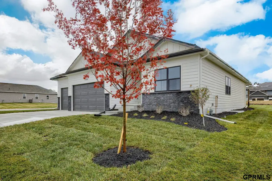 4756 S 198th Avenue, Omaha, NE 68135 - Image #2