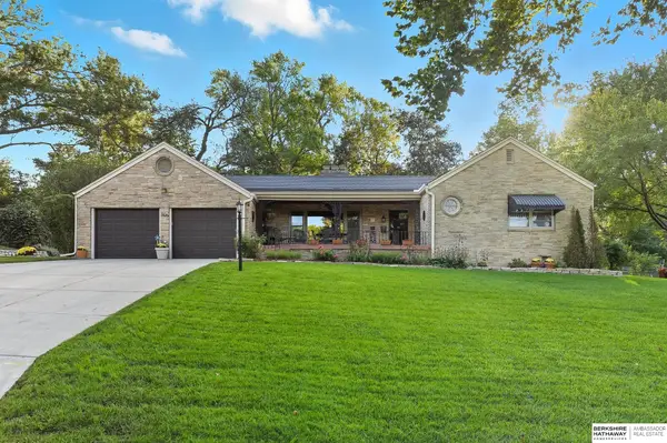 305 S 68th Street, Omaha, NE 68132