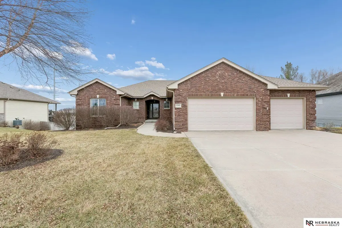 17902 Camelback Avenue, Omaha, NE 68136 - Image #1