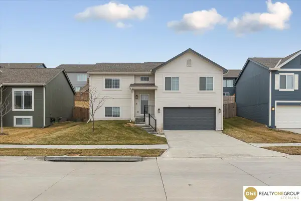 7764 N 108th Street, Omaha, NE 68142