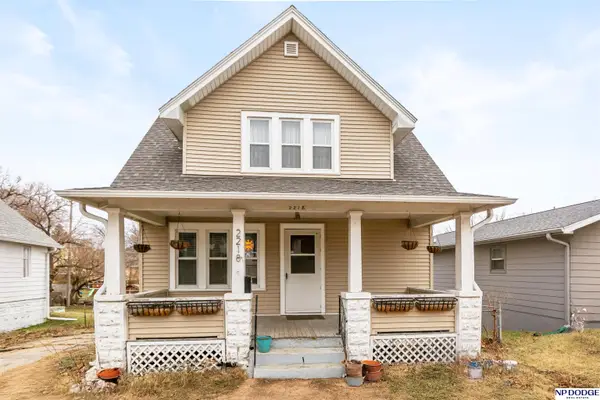 2218 S 42 Street, Omaha, NE 68105