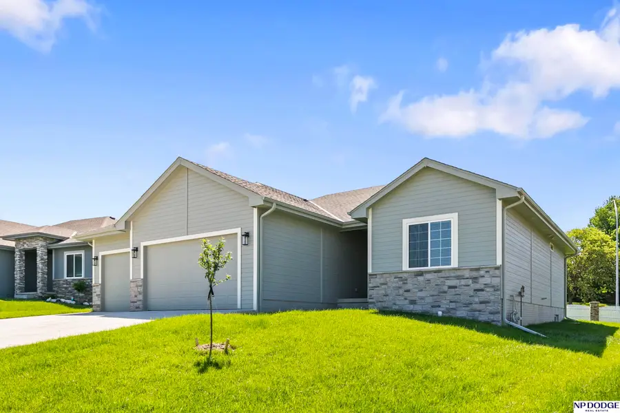 9228 S 71 Avenue, Papillion, NE 68133 - #2