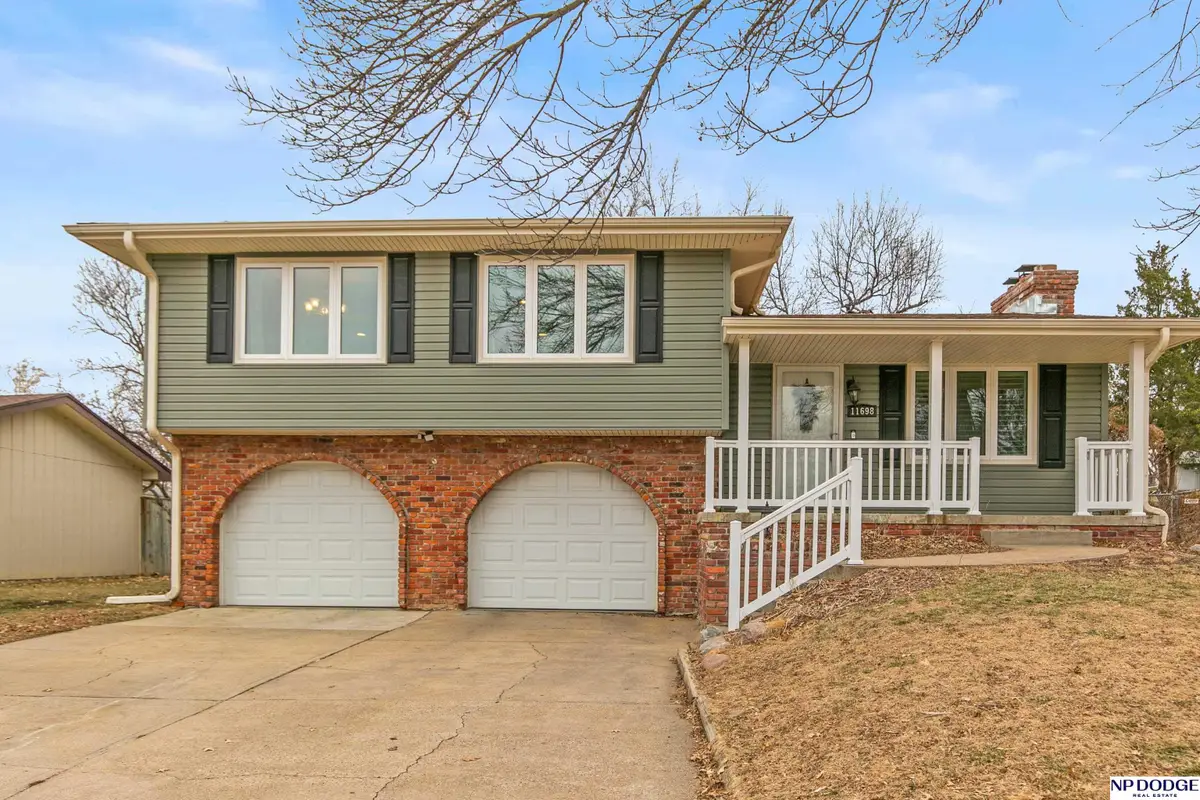 11698 Roanoke Boulevard, Omaha, NE 68164 - Image #1