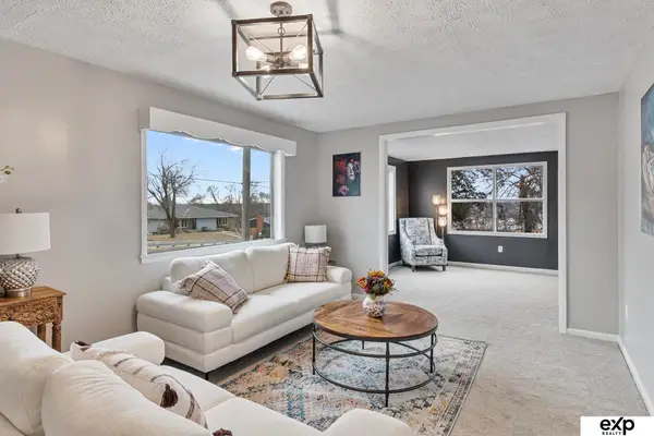 9635 Maple Street, Omaha, NE 68134