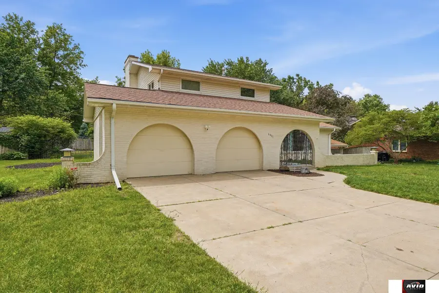 6801 Sumner Street, Lincoln, NE 68506 - #2
