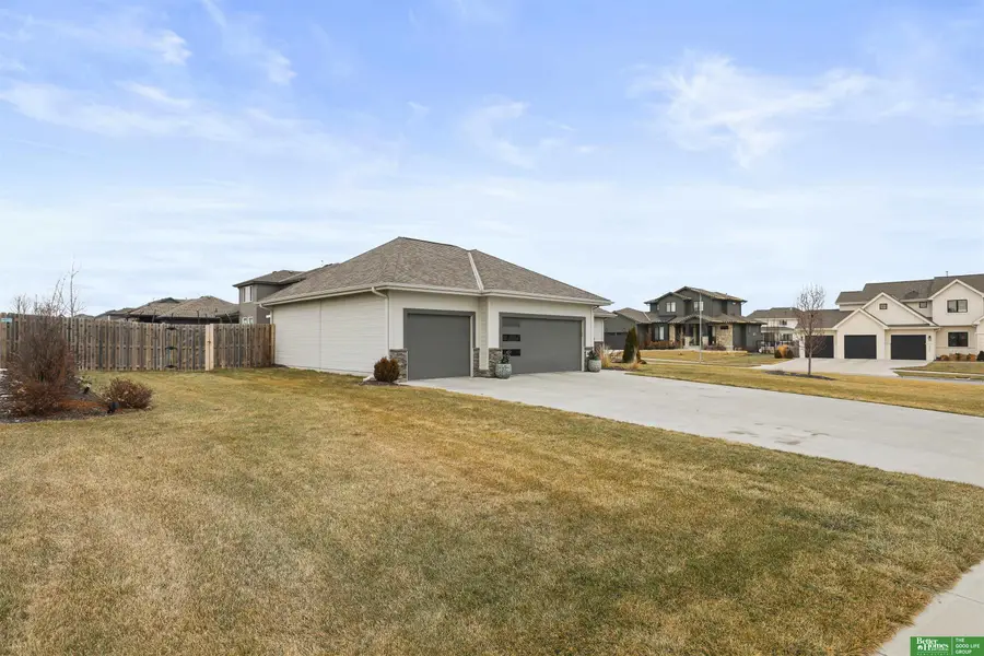 18606 George Miller Parkway, Elkhorn, NE 68022 - Image #3
