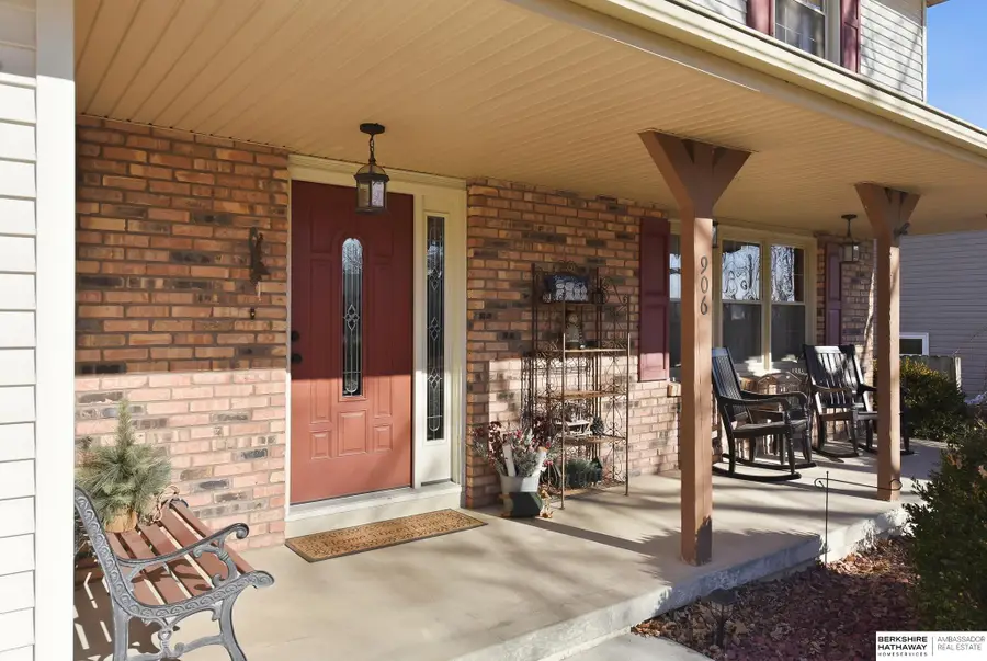906 Crest Road, Papillion, NE 68046 - Image #3