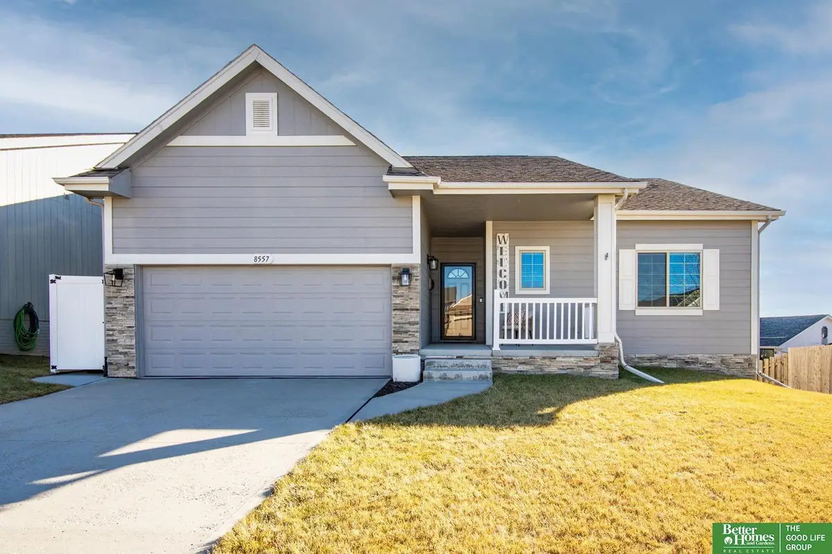 8557 King Street, Omaha, NE 68122 - #1