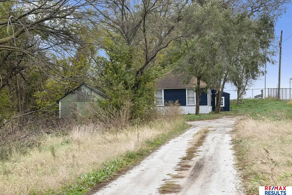 902 Louie Lane, Yutan, NE 68073-0000 - #1