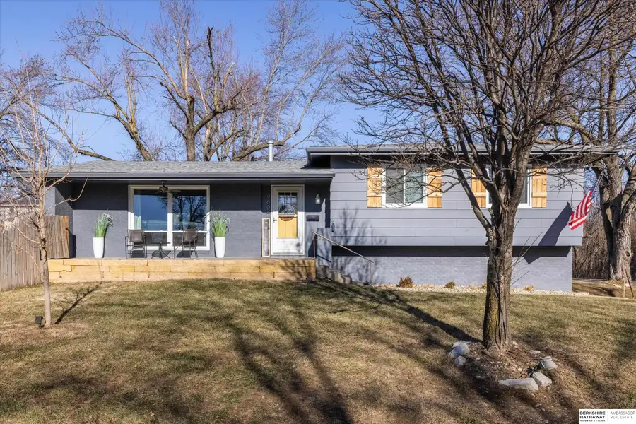 9604 Ruggles Street, Omaha, NE 68134 - Image #2