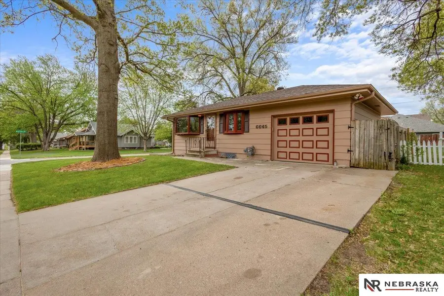 6645 Leighton Avenue, Lincoln, NE 68507 - #2