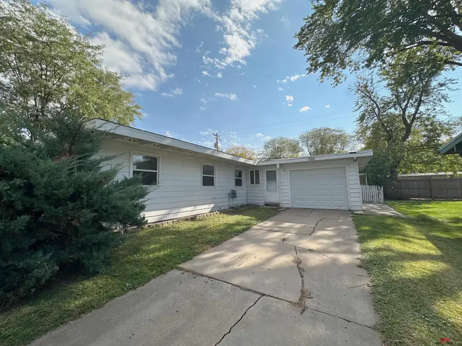 4925 Colfax Avenue, Lincoln, NE 68504 - Image #3