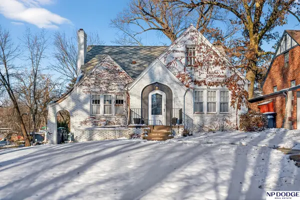 5824 Nicholas Street, Omaha, NE 68132