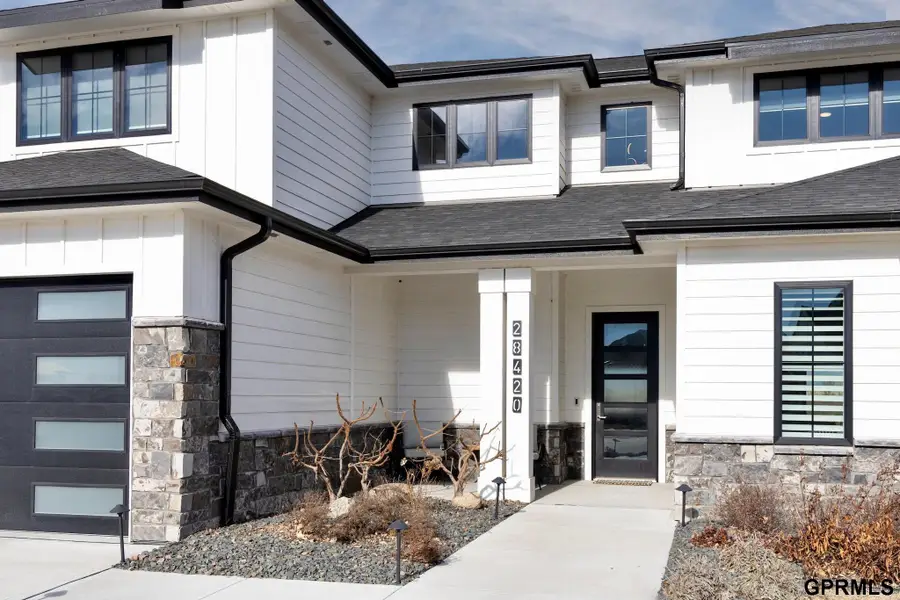 28420 Laurel Circle, Valley, NE 68064 - Image #3