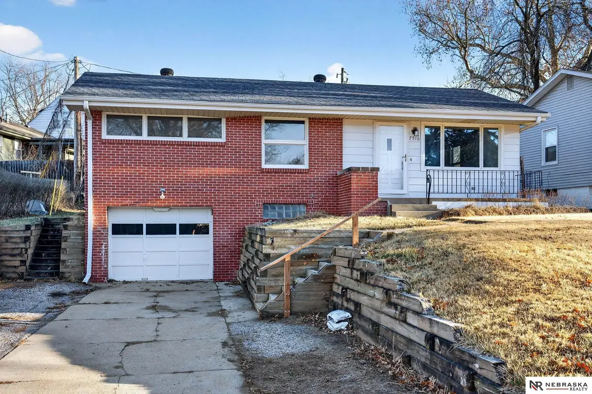 7516 Richmond Drive, Omaha, NE 68134 - Image #1