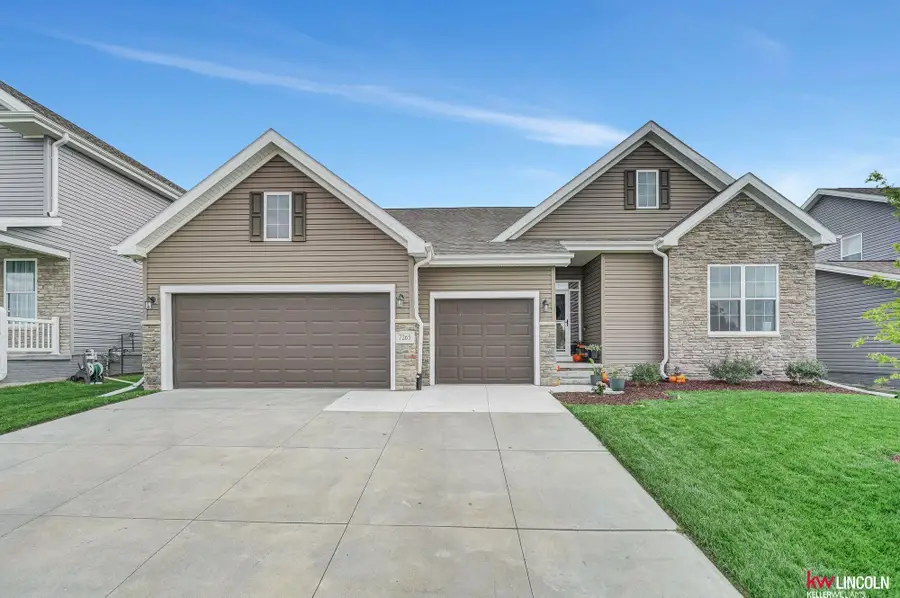 7265 Yankee Woods Drive, Lincoln, NE 68516 - Image #3