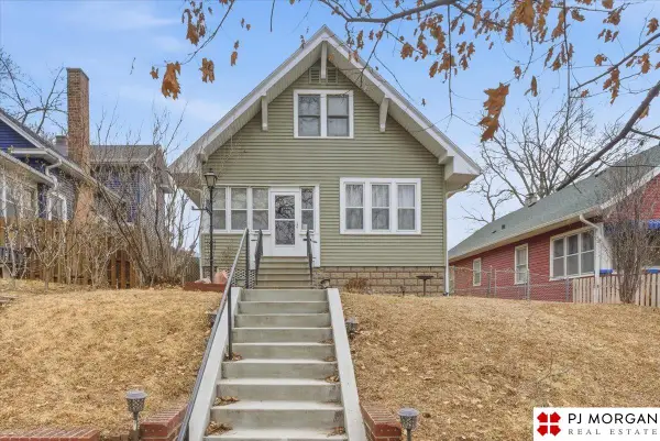 3325 Hoctor Boulevard, Omaha, NE 68108