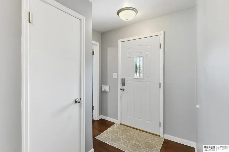 706 N 72nd Street, Omaha, NE 68114 - #3