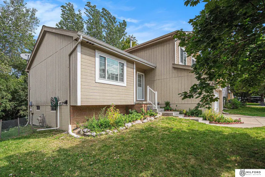 7412 Wyoming Street, Omaha, NE 68122 - Image #2