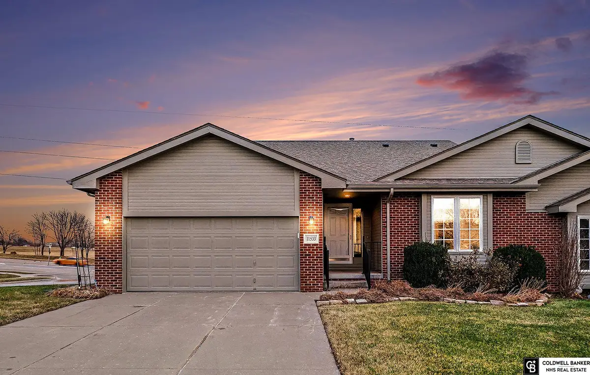 11533 Lakeview Drive, Papillion, NE 68133 - Image #1