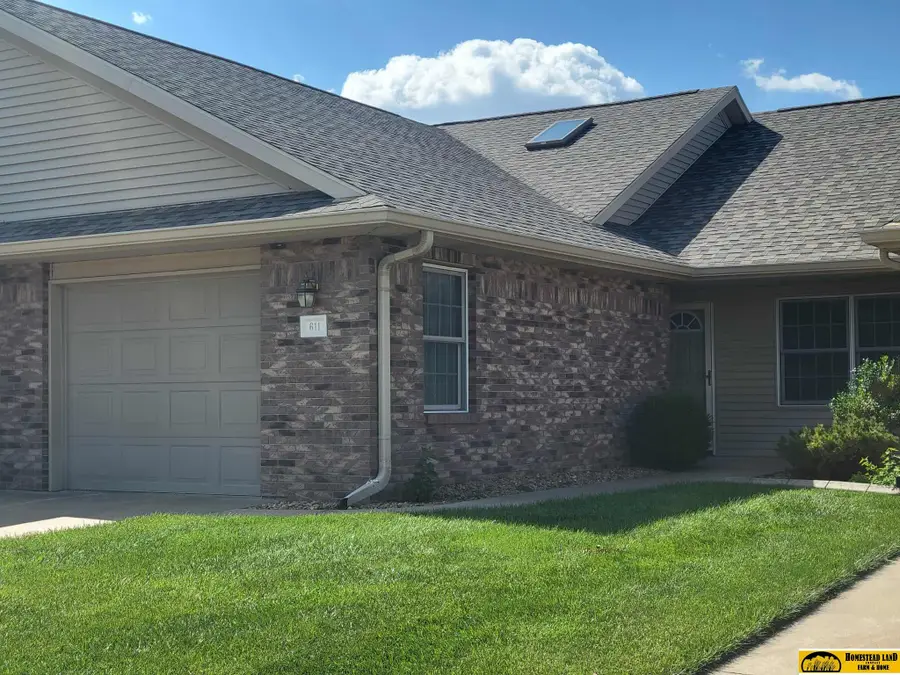 611 Spring View Circle, Beatrice, NE 68310 - #2