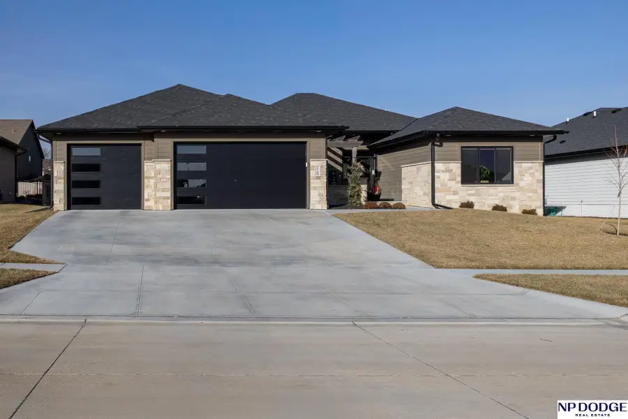 2740 South Creek Road, Lincoln, NE 68516 - Image #2