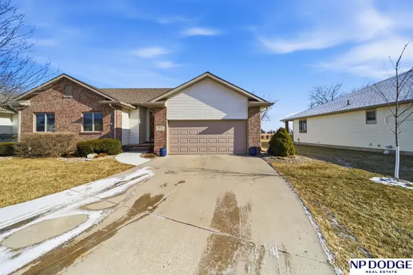 810 Heatherwood Drive, Fremont, NE 68025