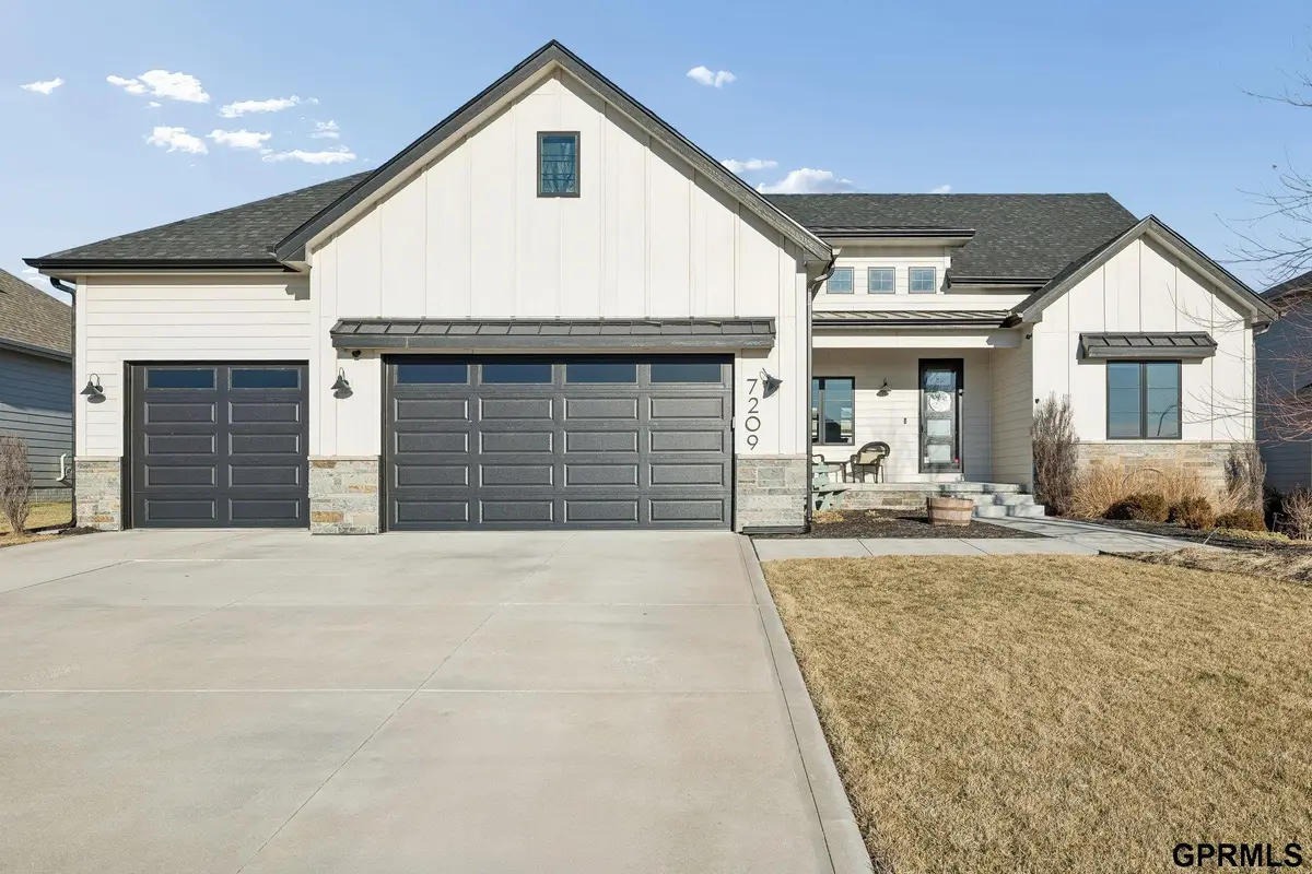 7209 Kilpatrick Parkway, Bennington, NE 68007 - Image #1