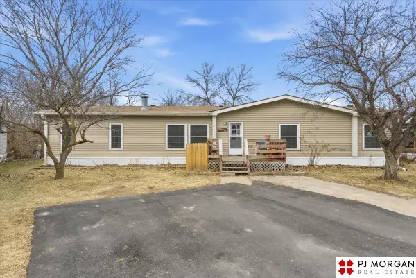 15174 D Plaza #35, Omaha, NE 68144