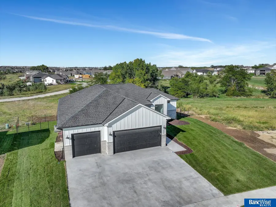 4138 Sundrop Avenue, Lincoln, NE 68516 - Image #3