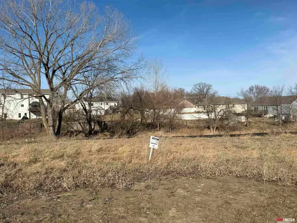 400 Evergreen Circle, Bennet, NE 68317