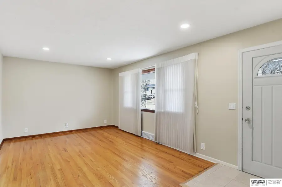 5024 Magnolia Street, Omaha, NE 68137 - Image #3