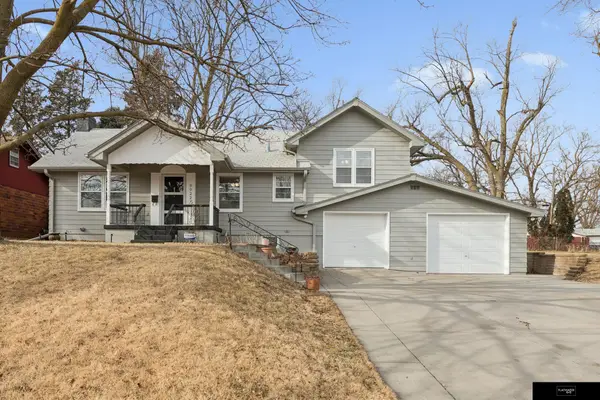 3922 N 52nd Street, Omaha, NE 68104