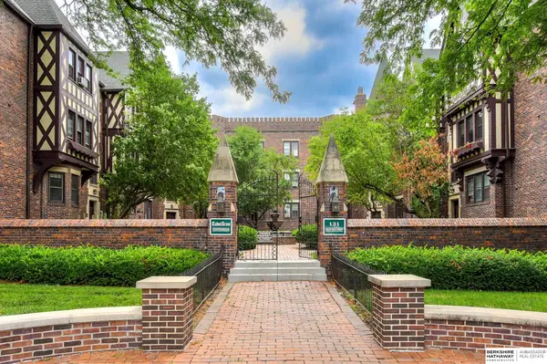 131 S 39th Street #12, Omaha, NE 68131