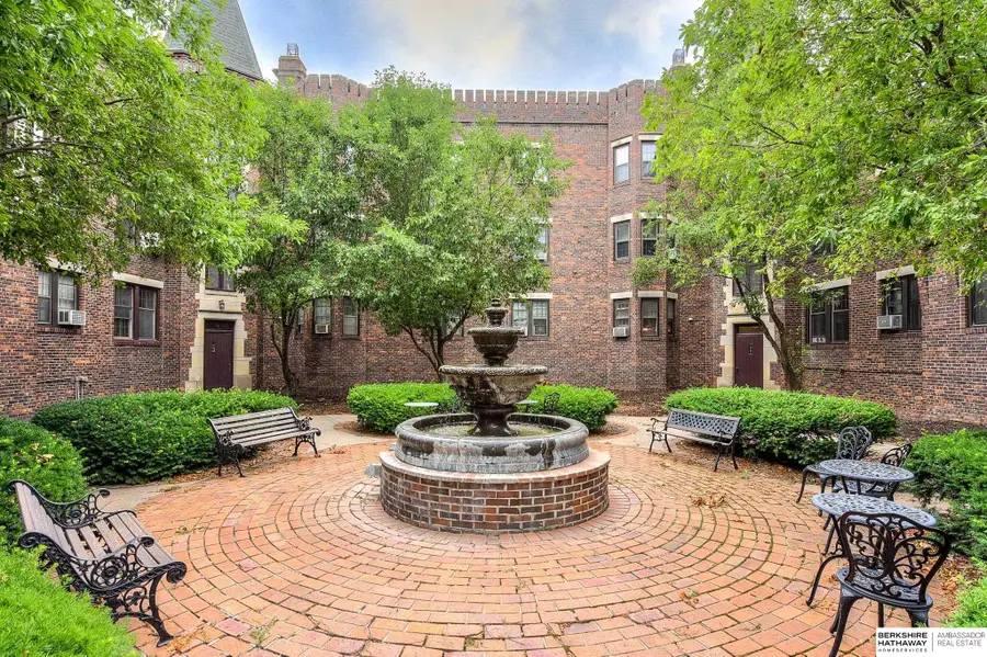 131 S 39th Street #12, Omaha, NE 68131 - Image #3