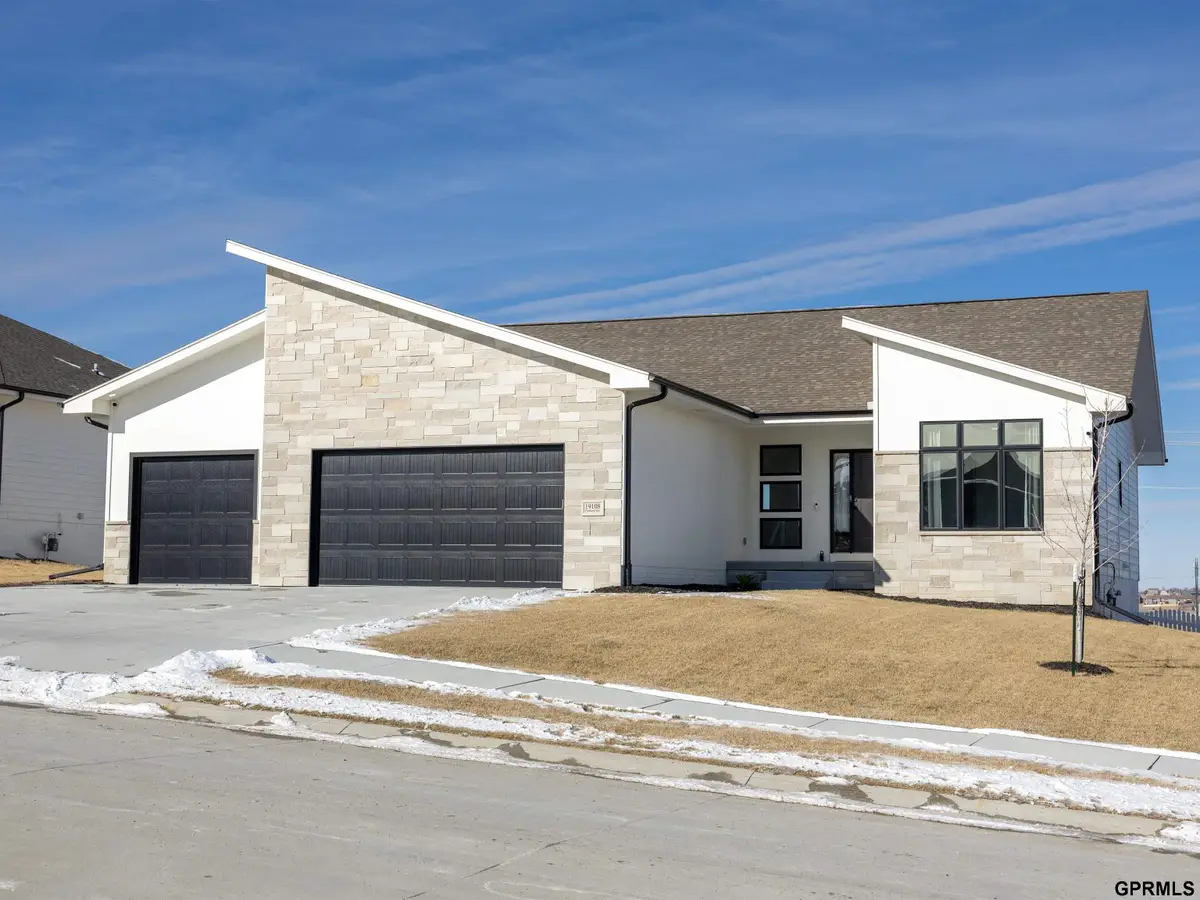 19108 Pinehurst Avenue, Omaha, NE 68136 - Image #1