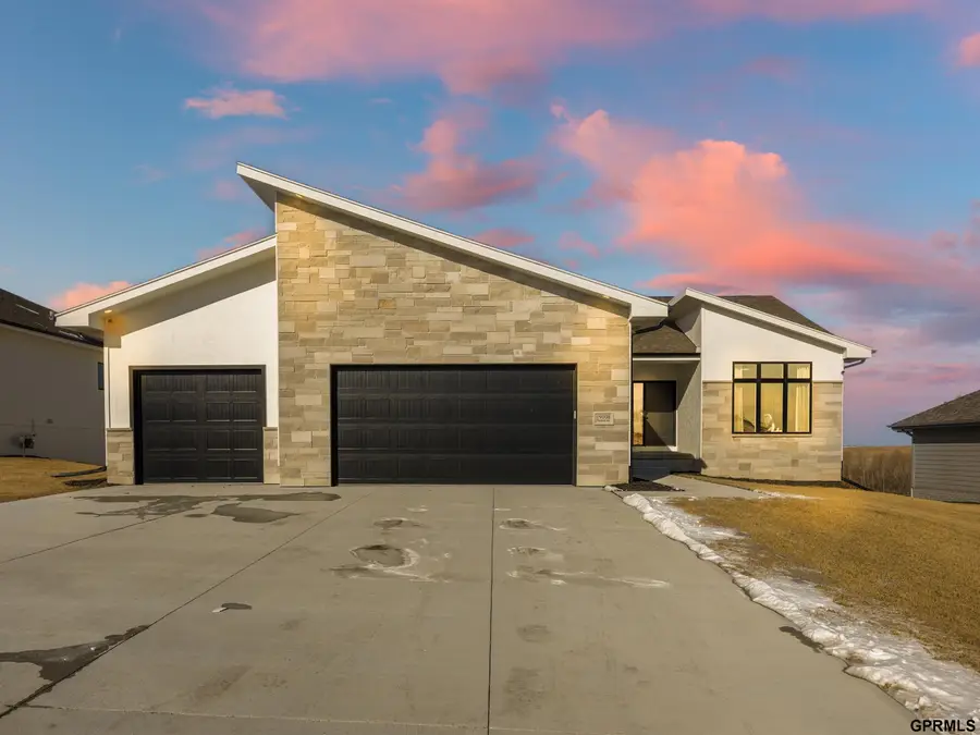 19108 Pinehurst Avenue, Omaha, NE 68136 - Image #2