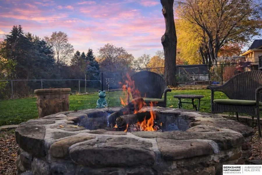 9157 Meadow Drive, Omaha, NE 68114 - Image #3