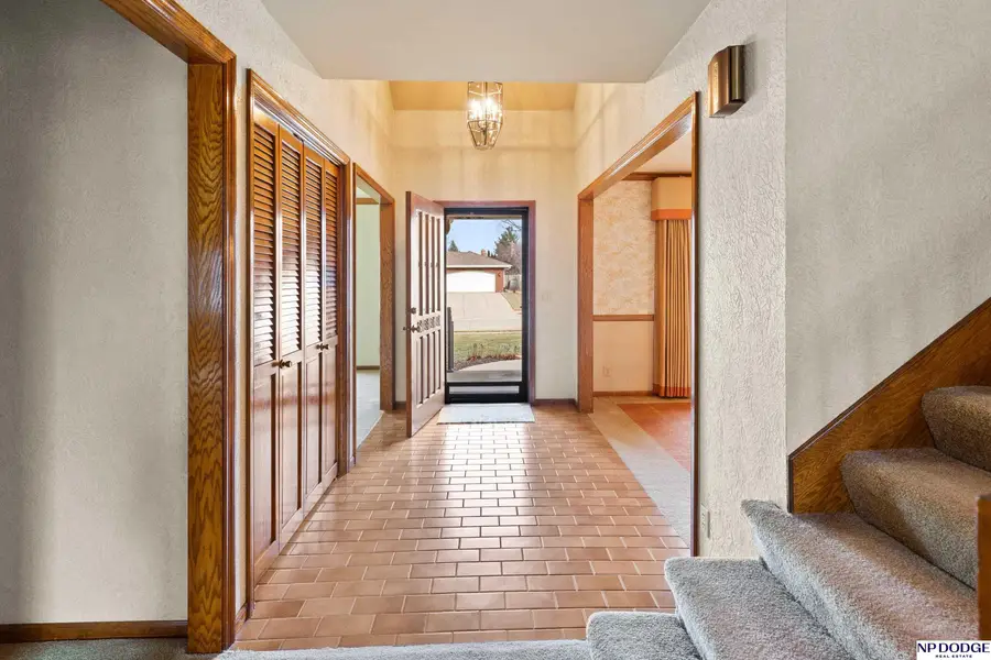 16231 Wright Circle, Omaha, NE 68130 - Image #2