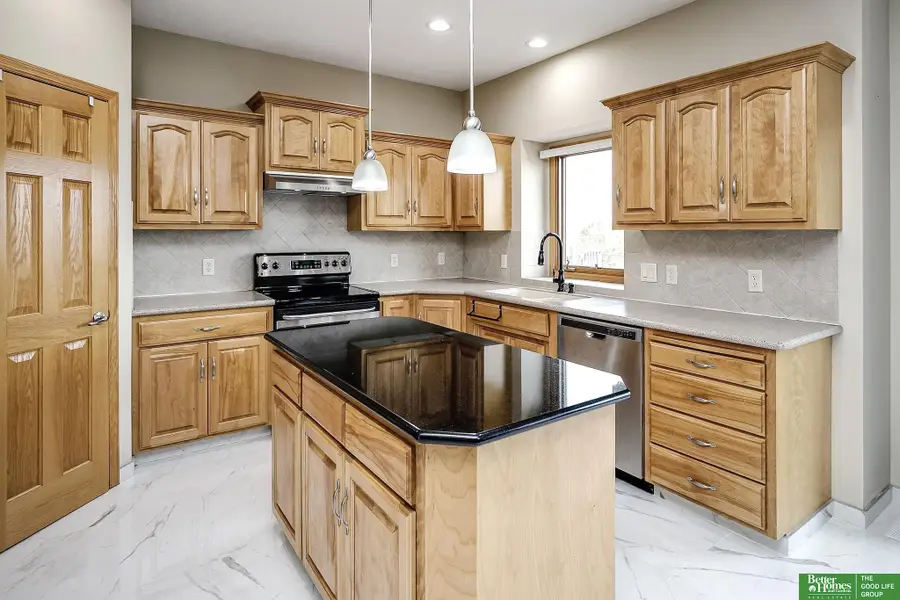 2004 Longview Street, Papillion, NE 68133 - Image #2