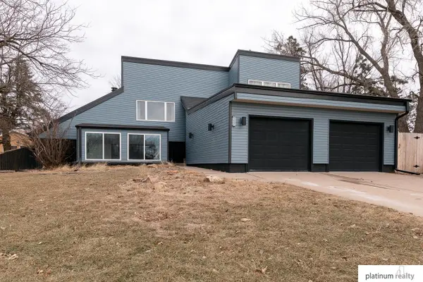 1032 Skyline Drive, Fremont, NE 68025