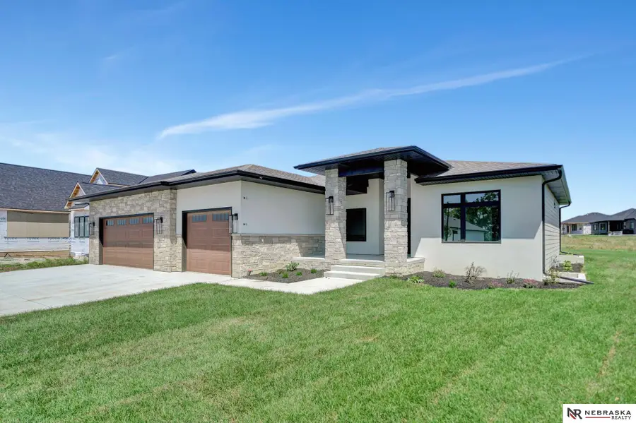 3630 Tree Line Drive, Lincoln, NE 68516 - #3