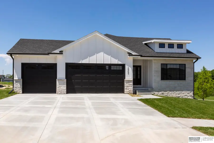 418 Karloff Circle, Yutan, NE 68073 - #2