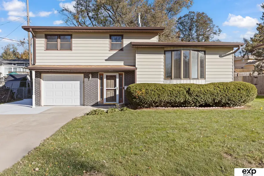 7009 Park Crest Drive, La Vista, NE 68128 - Image #2
