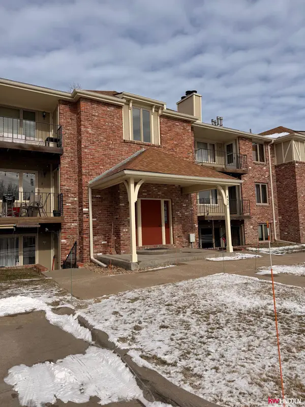 4321 S 58th Street E #8, Lincoln, NE 68516