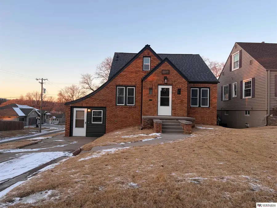 4848 Woolworth Avenue, Omaha, NE 68106 - Image #2