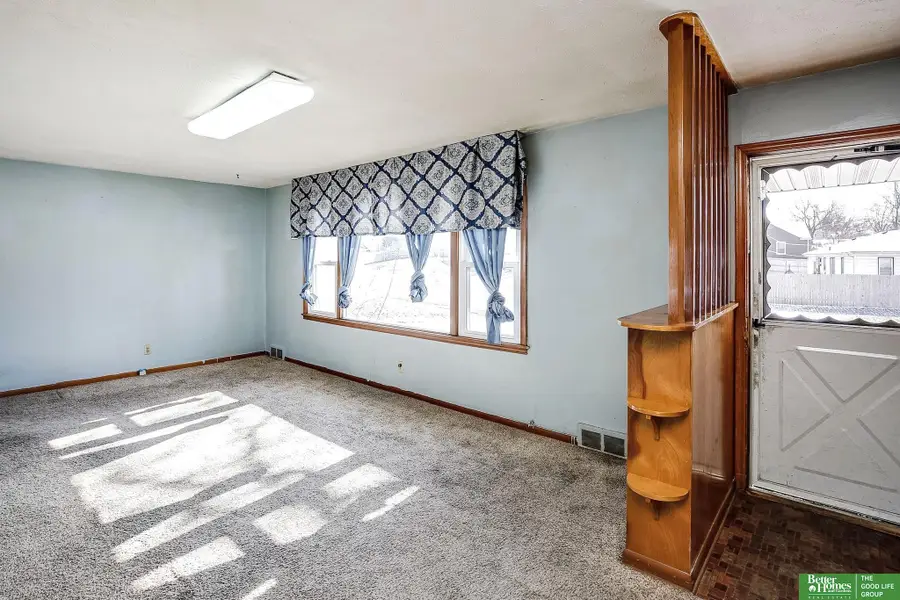 5424 Northwest Drive, Omaha, NE 68104 - Image #3