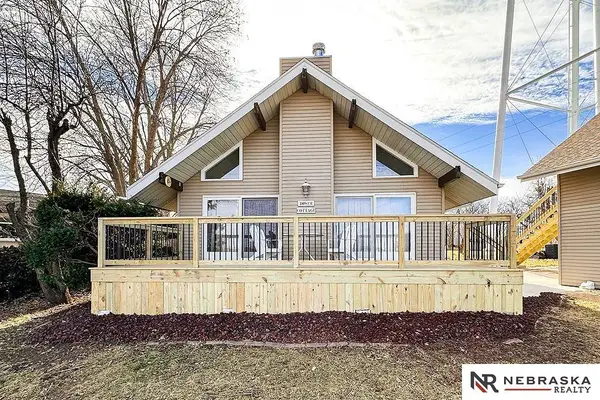 2203 Beaver Lake Boulevard, Plattsmouth, NE 68048