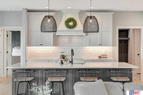 921 N 107th Street, Lincoln, NE 68527